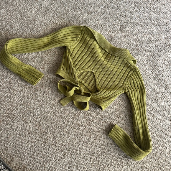 cotton candy la sweater with an open tie back size small - Picture 2 of 3